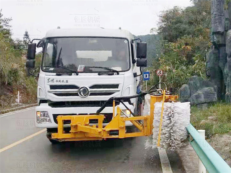 高速護欄清洗機