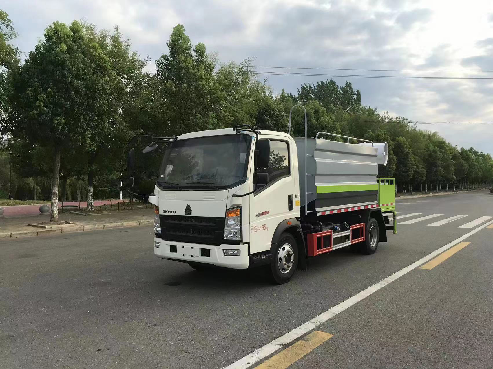 重汽豪沃輕卡7方藍牌灑水抑塵車